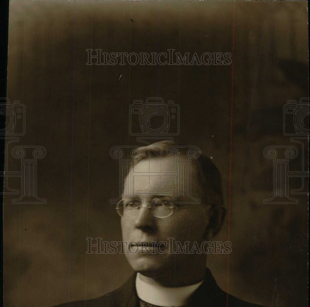 Press Photo Callavan Smile Black White Spectacles - RRW79101 - Historic Images