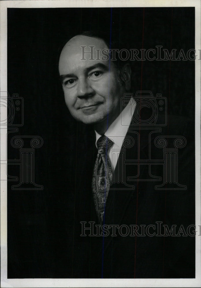 1976 Press Photo James Durbin President Marriott Hotel - RRW79469 - Historic Images