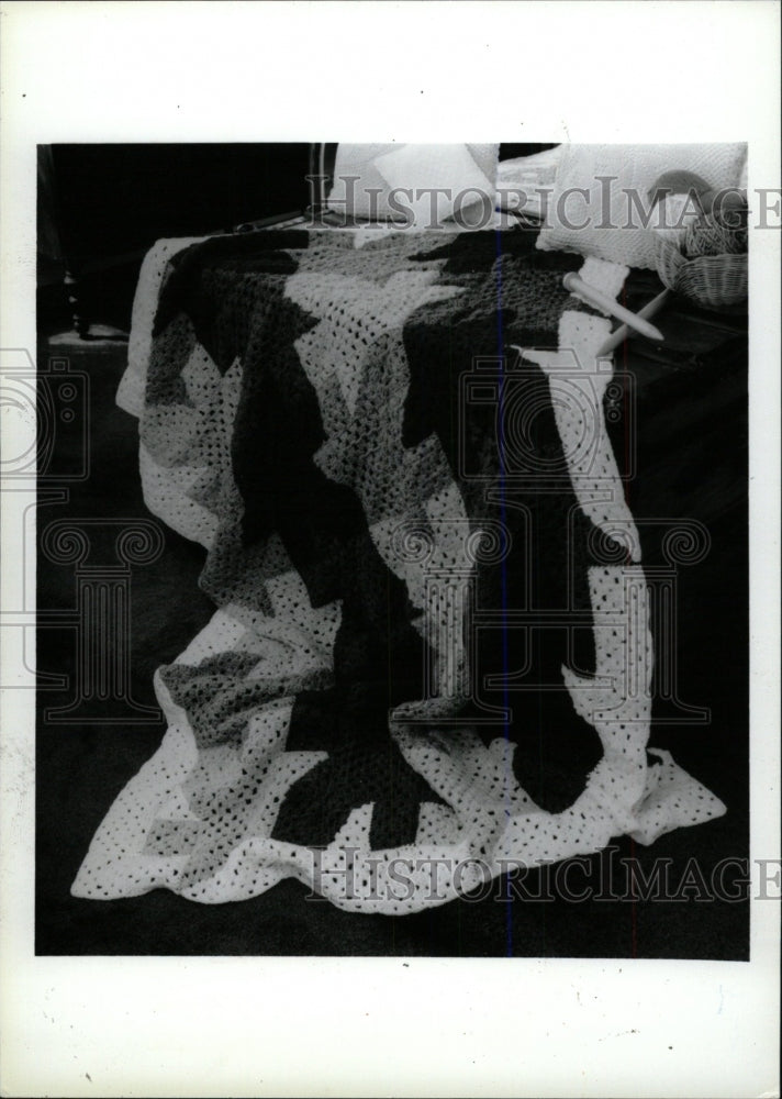 1996 Press Photo Quiltlike Afghan - RRW79551 - Historic Images