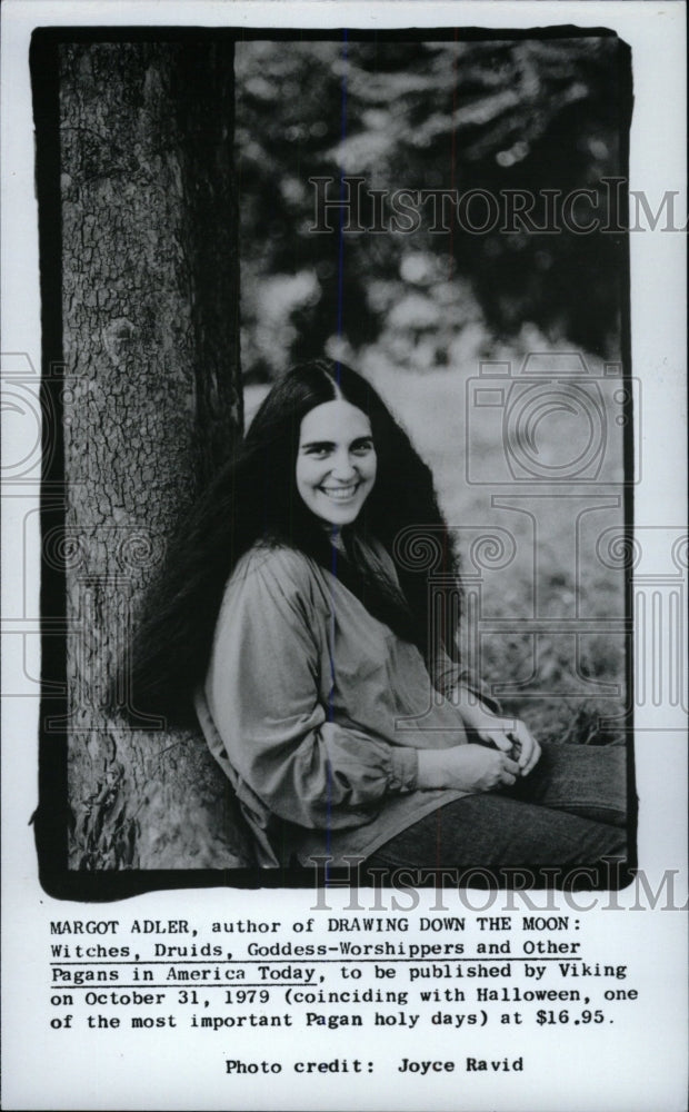 1979 Press Photo Margot Adler Withces Druid Worshiper - RRW79651 - Historic Images