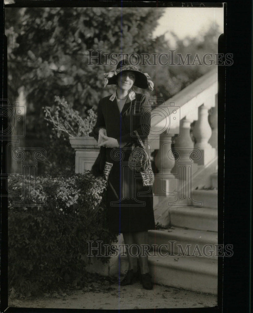 1928 Press Photo Mrs Cr day courtesy De Lux Studio - RRW79837 - Historic Images