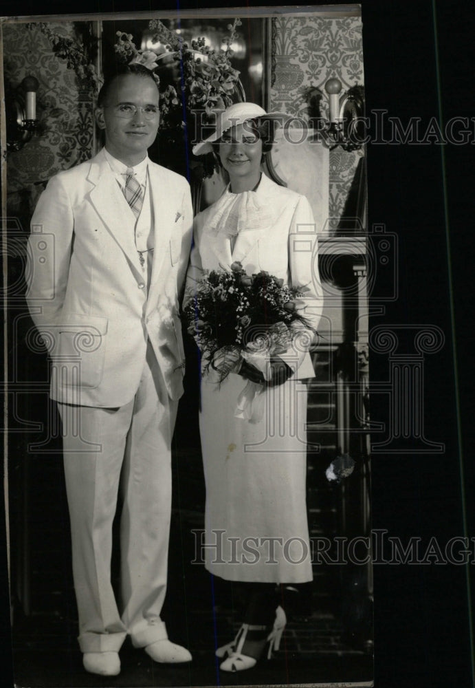 1935 Press Photo Miss Maria Lewis Hurst Charles Delaney - RRW79839 - Historic Images