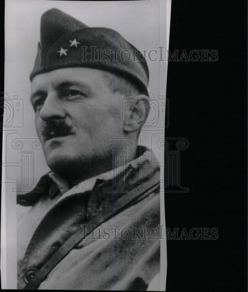 1946 Press Photo Major General Jacques LeClerc France - RRW79857 - Historic Images