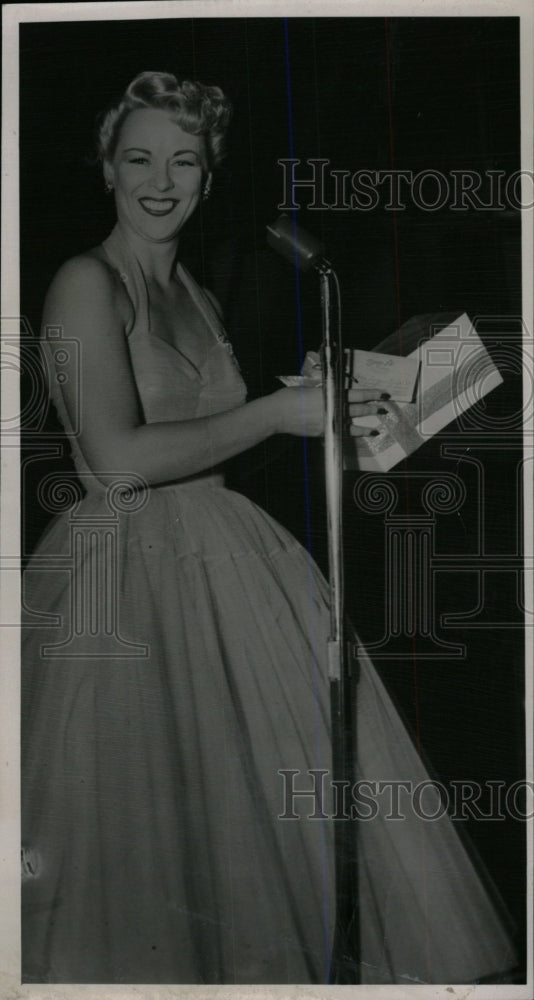 1951 Press Photo Evelyn Knight Stardusters Sunshine - RRW79861 - Historic Images