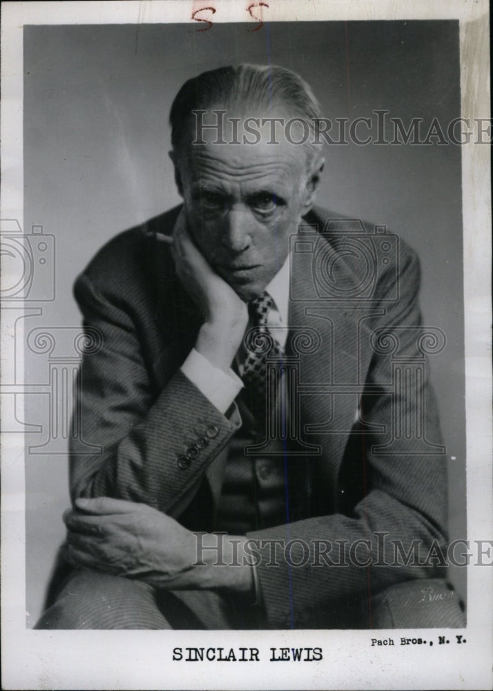 1951 Press Photo Harry Sinclair Lewis Nobel Prize - RRW79891 - Historic Images