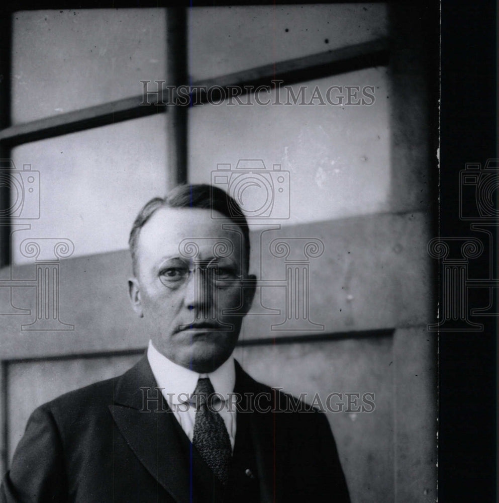 Press Photo Butcher President Stockyards Bank FM - RRW79899 - Historic Images