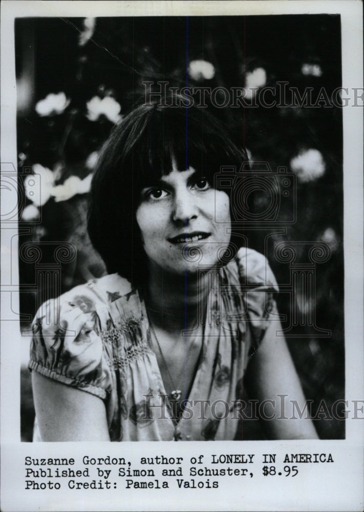 1976 Press Photo Suzanne Gordon author Lonely America - RRW79947 - Historic Images