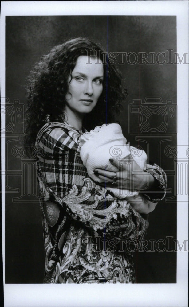 1992 Press Photo Veronica Hamel American University - RRW79981 - Historic Images