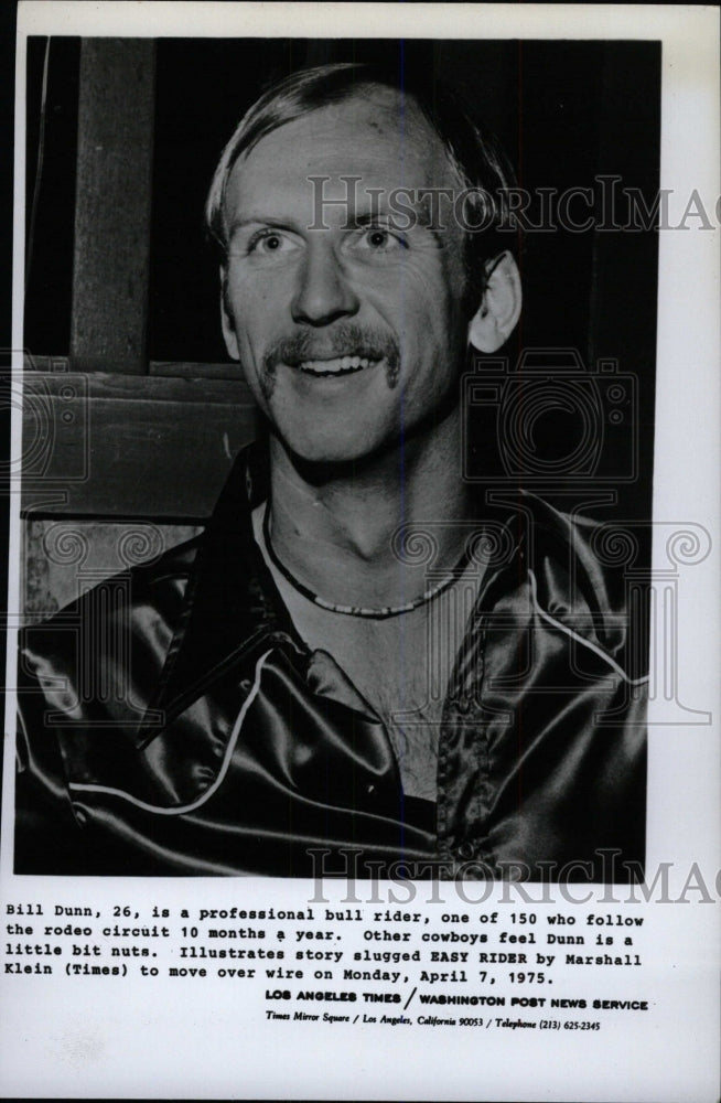 1975 Press Photo Bill Dunn Professional Rodeo Rider - RRW80009 - Historic Images