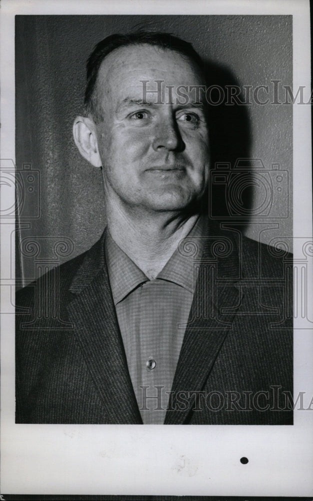 1960 Press Photo Milton Jowes Coach National Athletics - RRW80309 - Historic Images