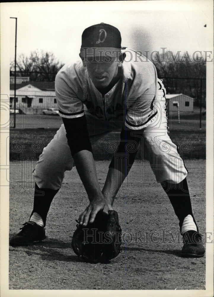 1966 Press Photo Tom Moeller Baseball Player - RRW80461 - Historic Images