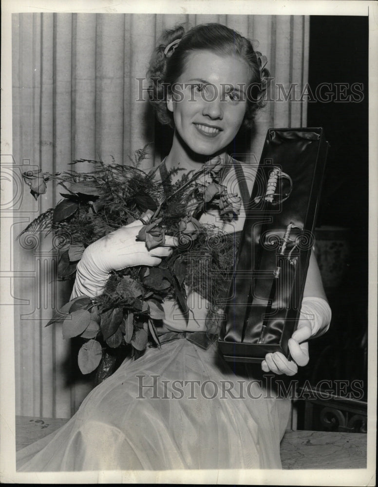 1936 Press Photo Navy Ball Chicago Marian Mansfield - RRW80577 - Historic Images