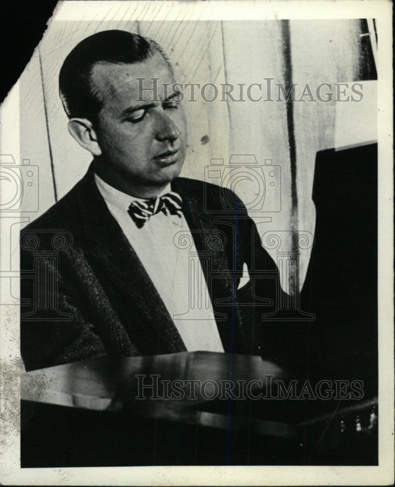 1965 Press Photo Grant Johannesen American Pianist - RRW80983 - Historic Images