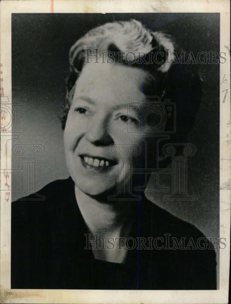 1968 Press Photo Dr. Doris M. Drury Economics Professor - RRW81045 - Historic Images