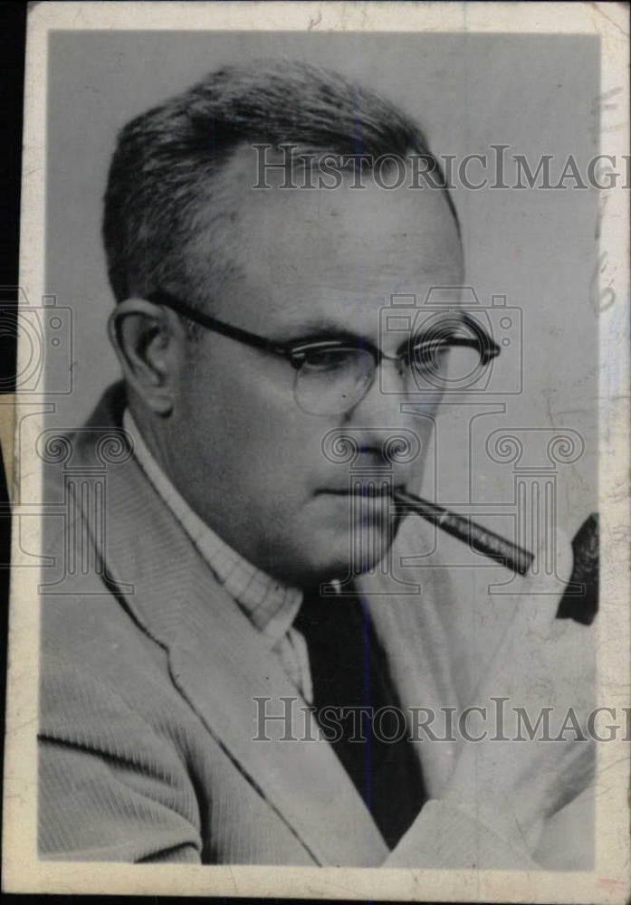 1968 Press Photo Louis Michaelson Poet - RRW81393 - Historic Images