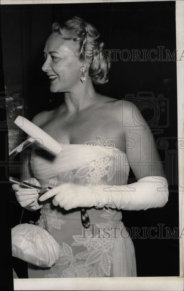 1957 Press Photo Mrs. Dorothy Atwater - RRW81485 - Historic Images