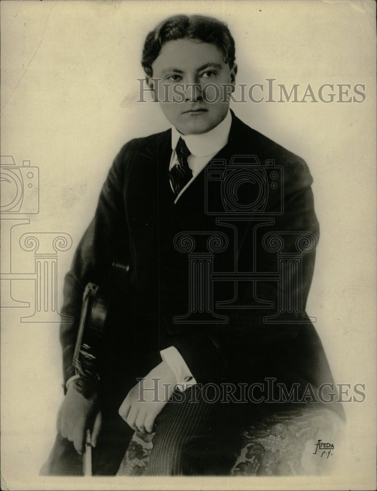 1923 Press Photo Leta Schkolwicj Violinist Concert Lyn - RRW81549 - Historic Images