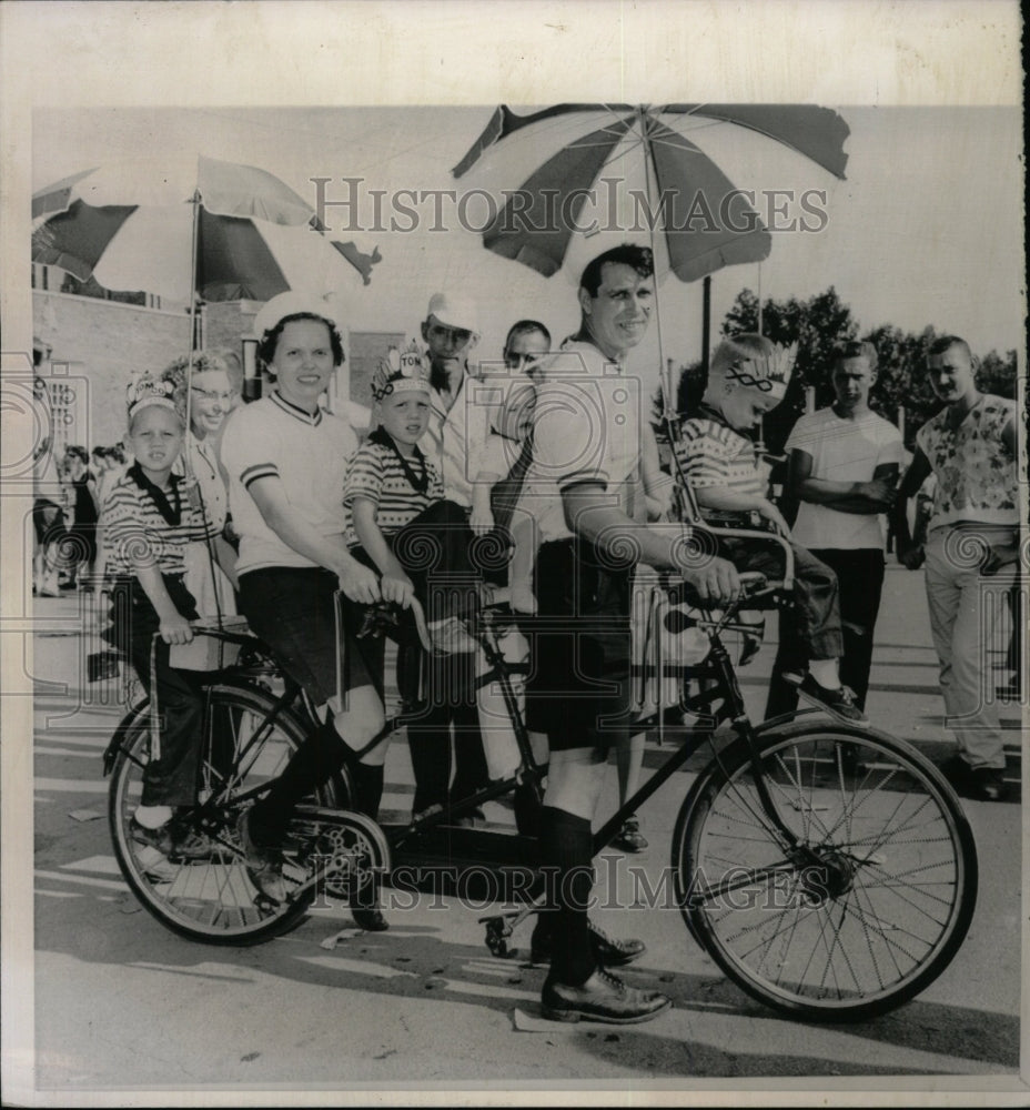 1963 Press Photo John Bagley Illinois State Fair cycle - RRW81575 - Historic Images