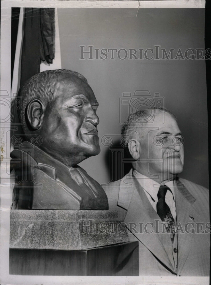 1953 Press Photo Detroit Counselor Statue McGraw - RRW81749 - Historic Images