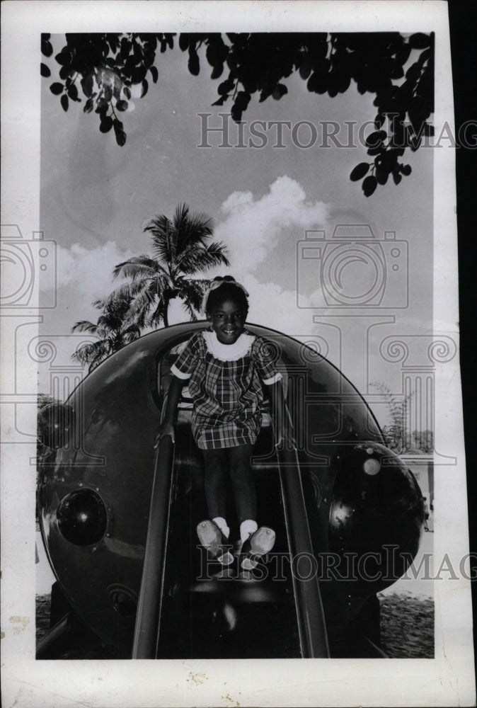 1969 Press Photo Park Forest South Play Systems make - RRW82039 - Historic Images