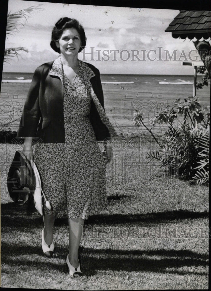 1942 Press Photo Mrs Ingram Stain black First Lady home - RRW82225 - Historic Images