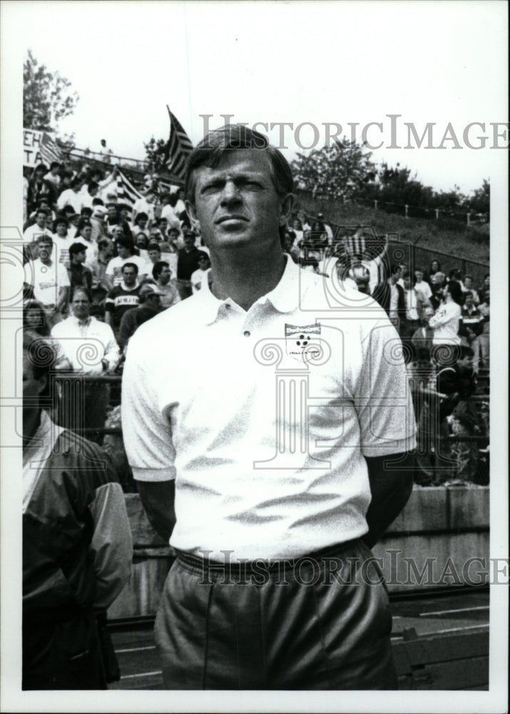1990 Press Photo Bob Gansler, Head USA Coach - RRW82245 - Historic Images