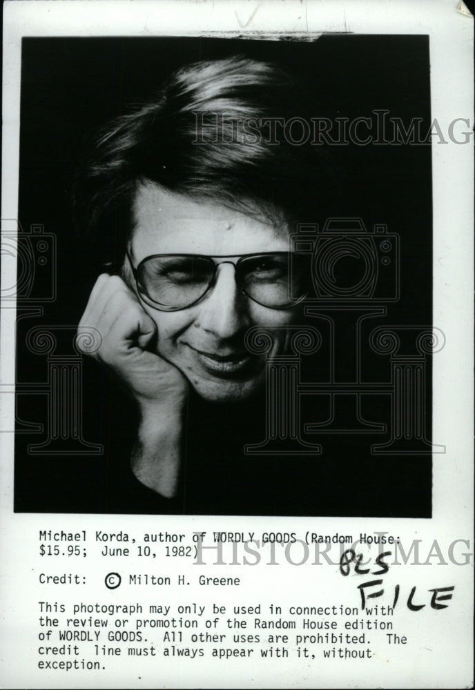 1982 Press Photo Michael Korda Wordly goods author - RRW82313 - Historic Images