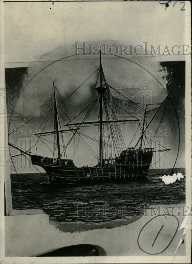 1923 Press Photo Pirates Create Crafts Ship Water - RRW82643 - Historic Images