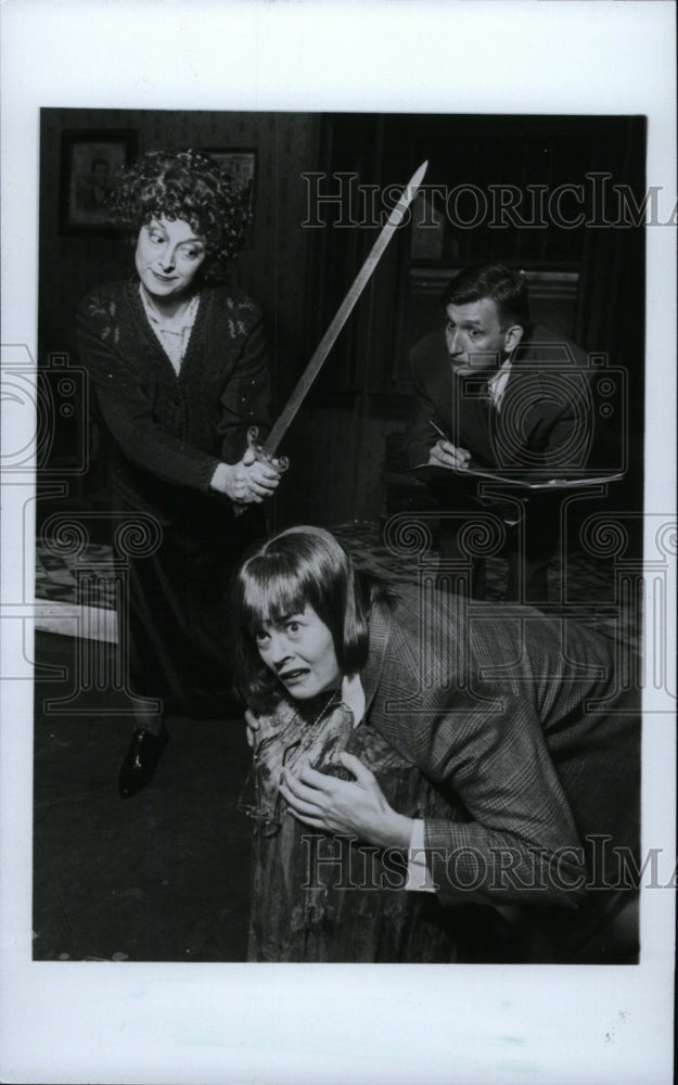 Press Photo Lettice And Lovage Comedic Play - RRW82737 - Historic Images