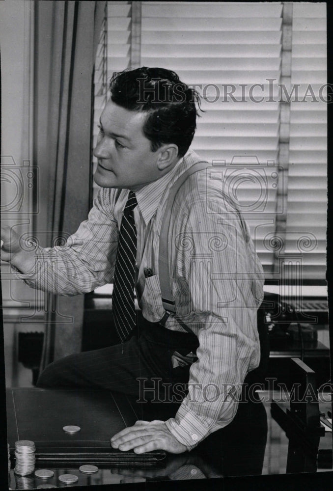 1949 Press Photo Lew Valentine Adams Emsee Balcony Show - RRW82755 - Historic Images