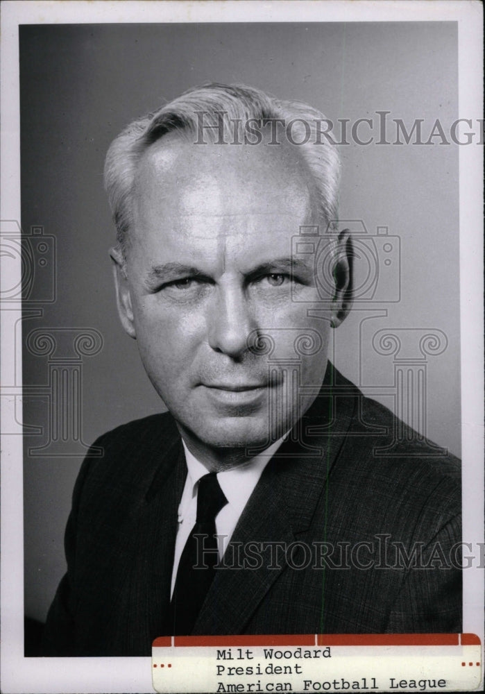 Press Photo Milt Woodard Sports Writer Caster Chicago - RRW82807 - Historic Images