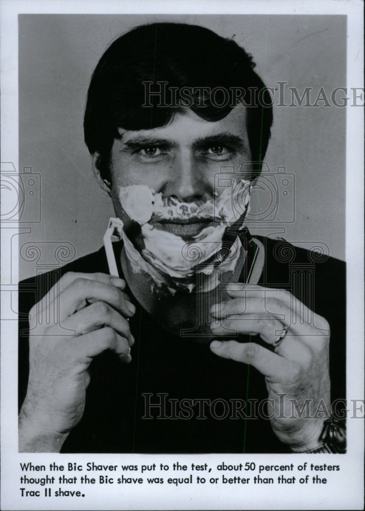 1979 Press Photo Bic Shaver Trac Shave testers - RRW82839 - Historic Images