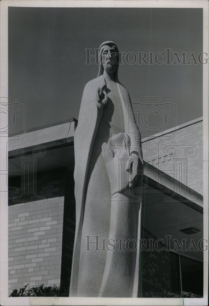 1966 Press Photo St John Lutheran Church circle Ave - RRW82881 - Historic Images