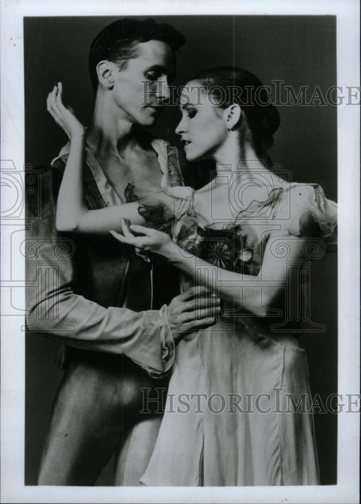 1989 Press Photo The Joffrey Ballet Dance Co Chicago - RRW82977 - Historic Images