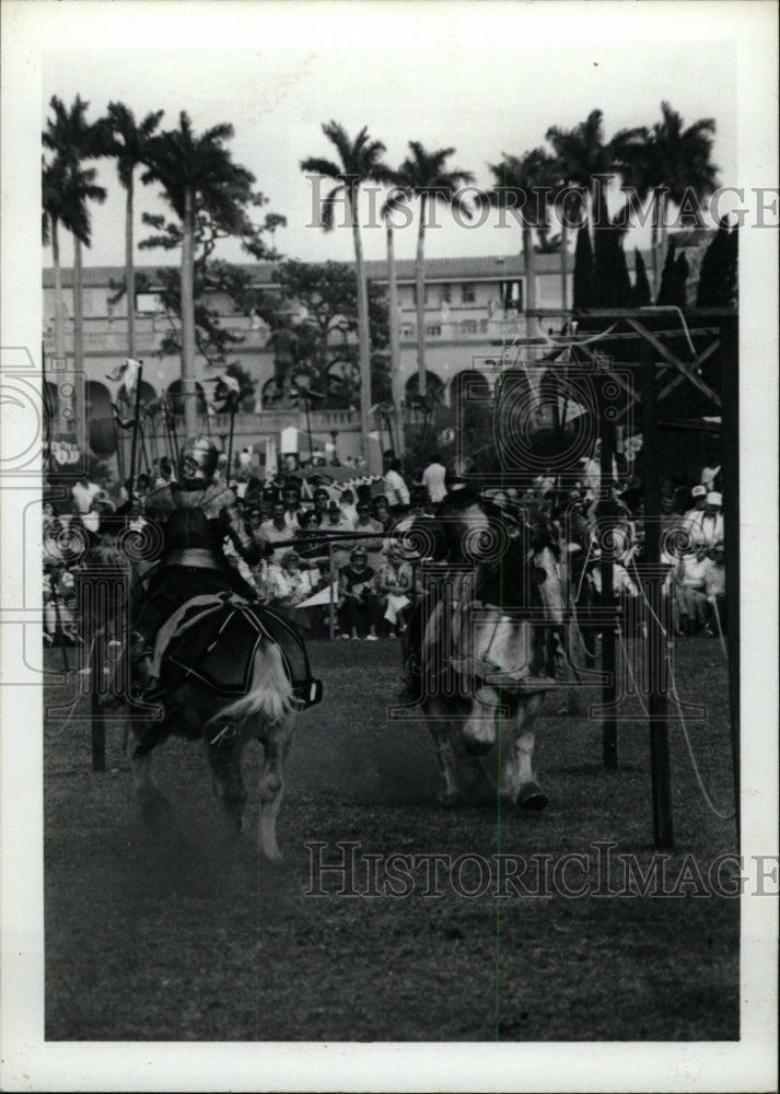 1987 Press Photo Knights Jousting Medieval Fair - RRW82991 - Historic Images