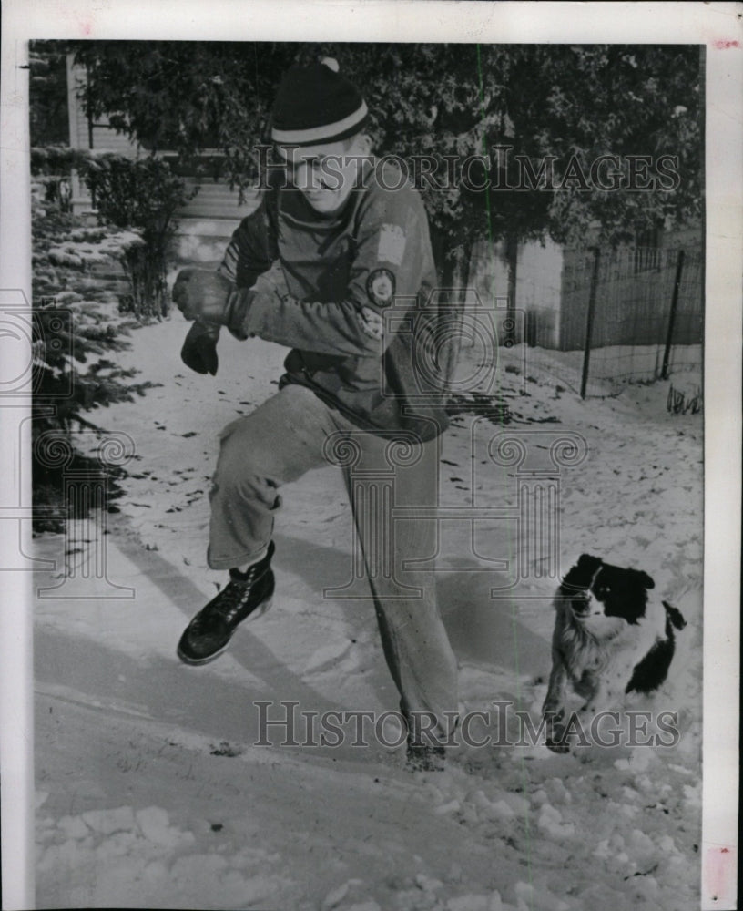1959 Press Photo Gene Kotlarek Duluth Jump Dog Olympic - RRW83041 - Historic Images