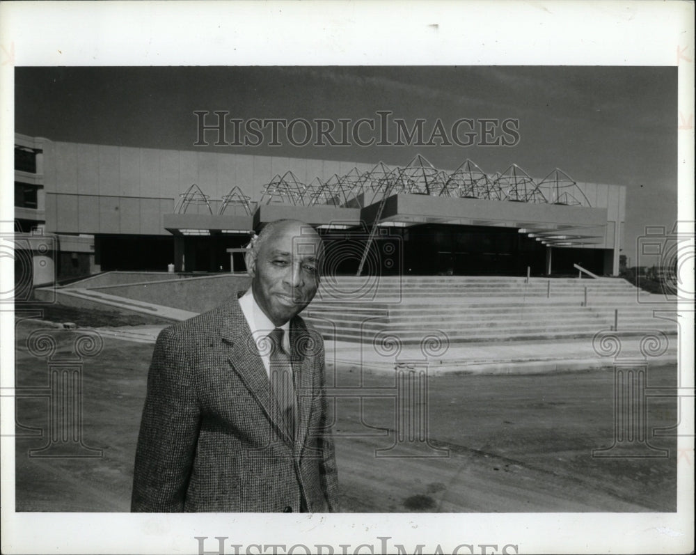 1987 Press Photo Director New AFRO American Museum - RRW83293 - Historic Images