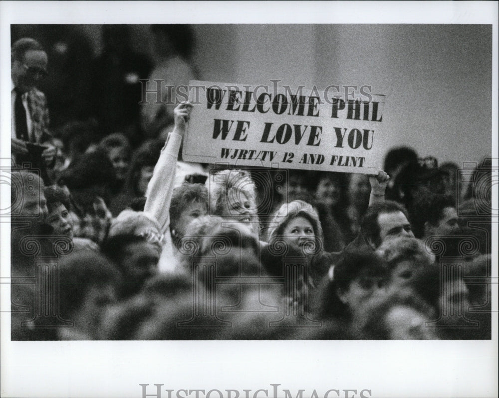 1990 Press Photo Phil Donahue Show - RRW83309 - Historic Images