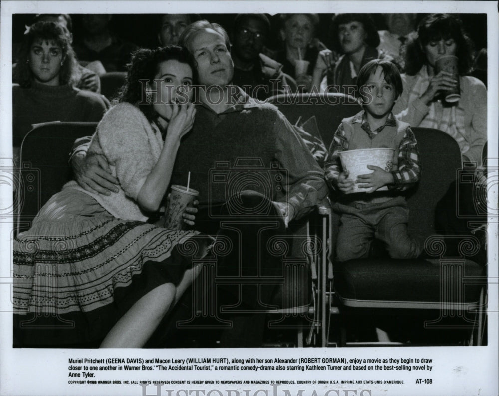 1988 Press Photo Davis Hurt Accidental Tourist Movie - RRW83347 - Historic Images