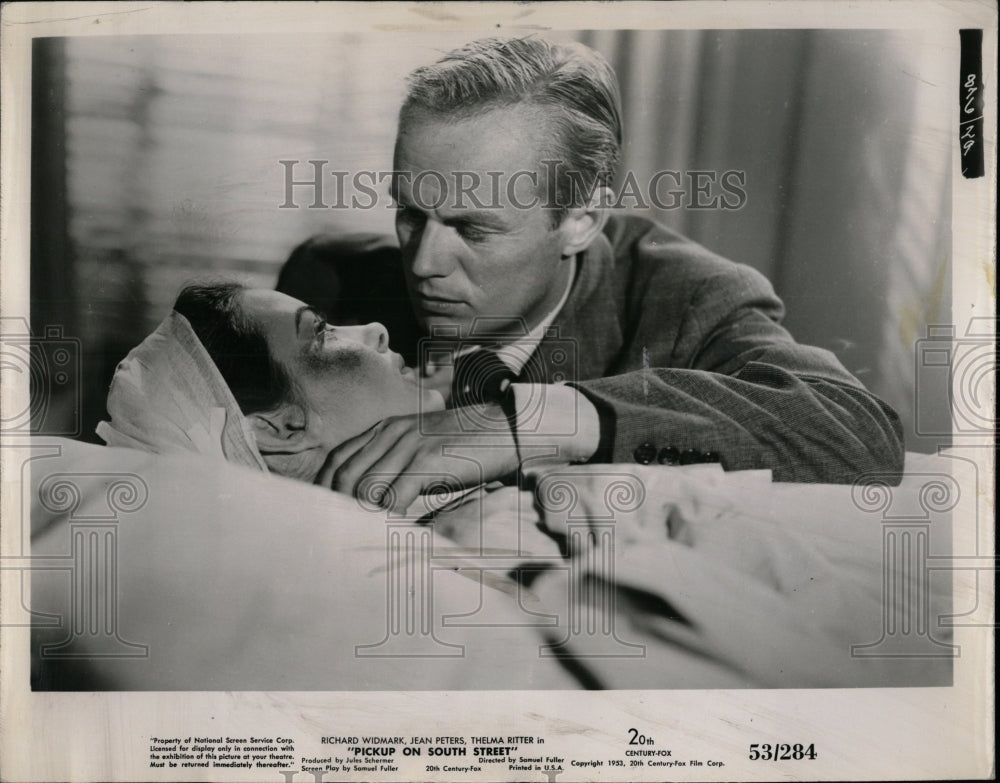 1953 Press Photo Richard Widmark (Actor) - RRW83383 - Historic Images