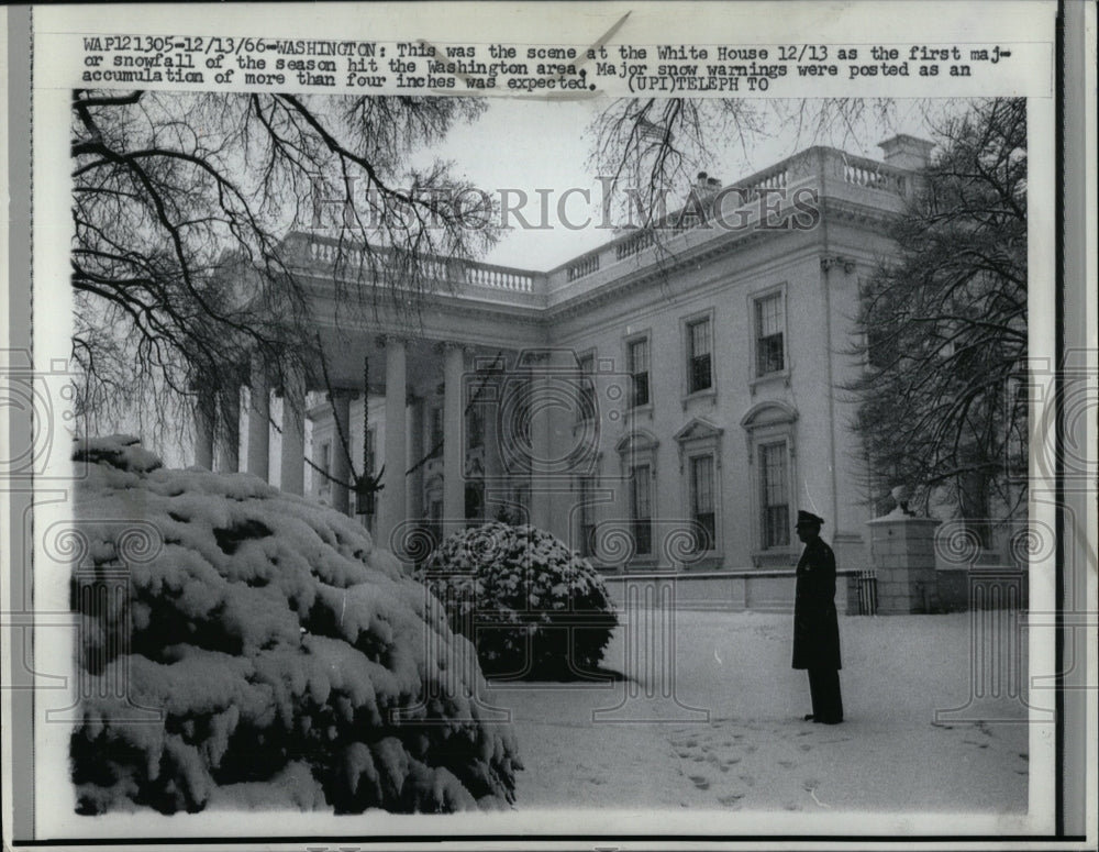 1966 Press Photo White House After Major Snowfall - RRW83393 - Historic Images