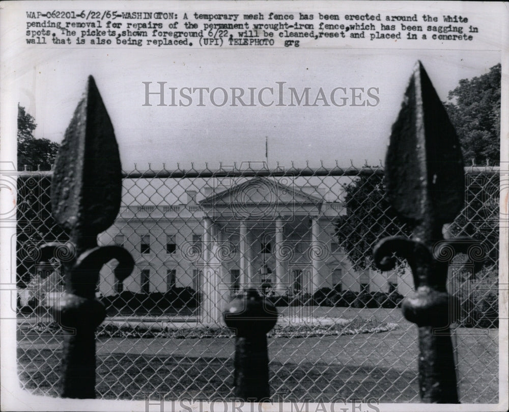 1972 Press Photo White House Wrought Iron Fence Repair - RRW83395 - Historic Images