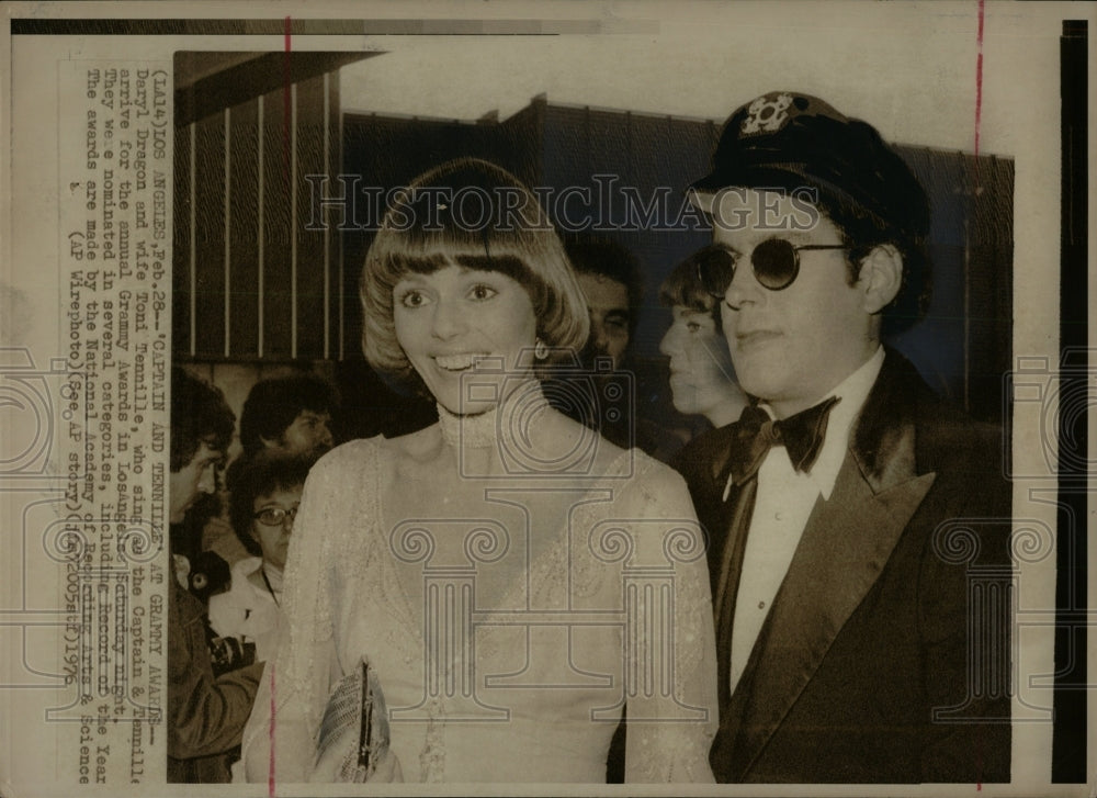 1976 Press Photo Captain &amp; Tennille Pop Musician Singer - RRW83609 - Historic Images