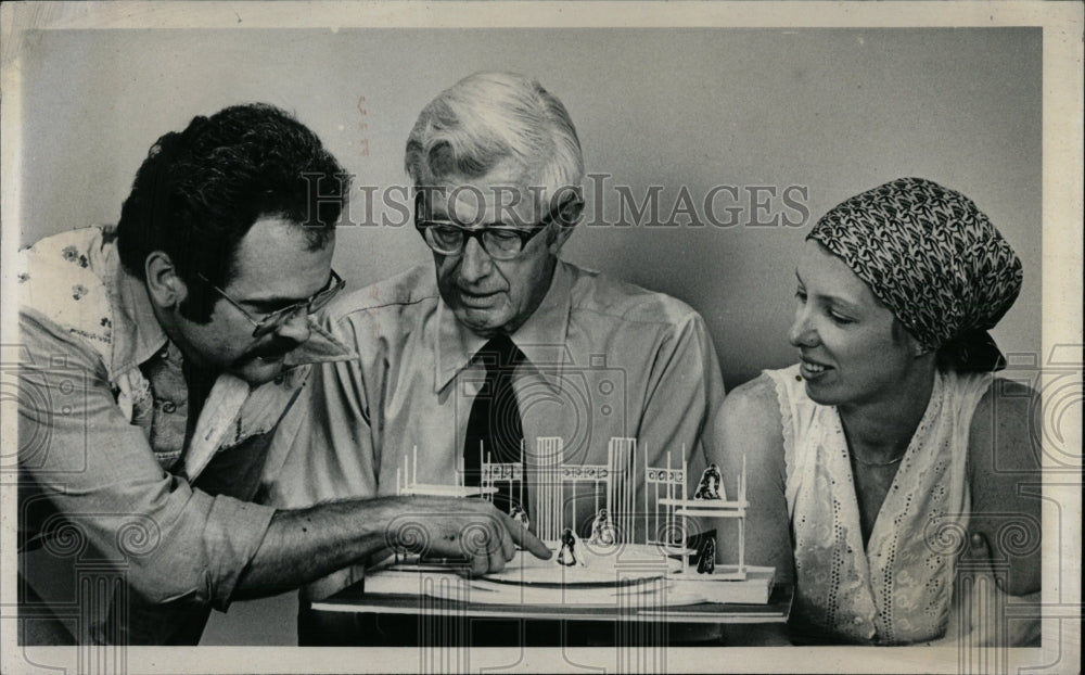 1977 Press Photo Deborah Dryden The Merchant of Venice - RRW83697 - Historic Images