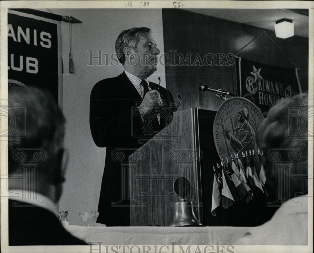 1973 Press Photo Governor John Love Addresses Kiwanis - RRW83727 - Historic Images