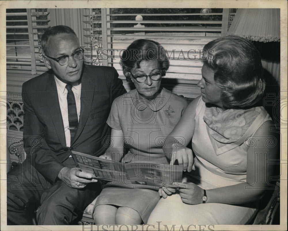 1966 Press Photo Mrs John Love wife Colorado governor - RRW83737 - Historic Images