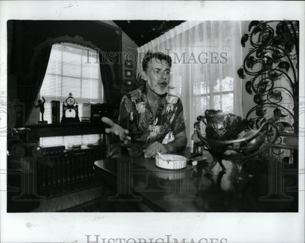 1989 Press Photo JIM TUCCI EDITOR - RRW84063 - Historic Images