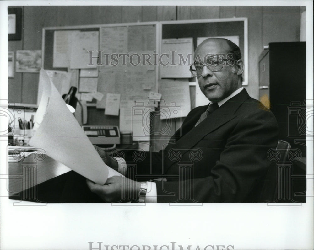 1989 Press Photo CHARLES M. TUCKER PRESIDENT DETROIT - RRW84069 - Historic Images