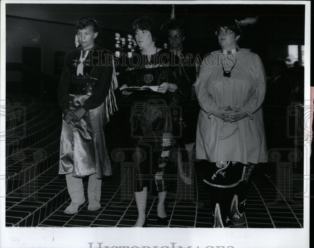 1992 Press Photo Native American Catholic Organization - RRW84111 - Historic Images