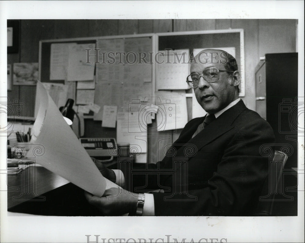1987 Press Photo Charles Tucker Elect President Detroit - RRW84209 - Historic Images